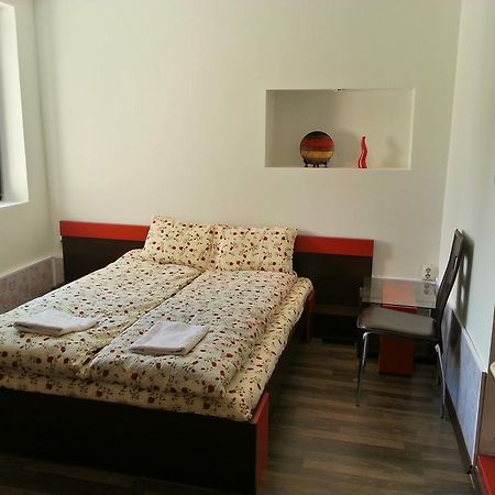 Guest House Zora Bełogradczik Zewnętrze zdjęcie
