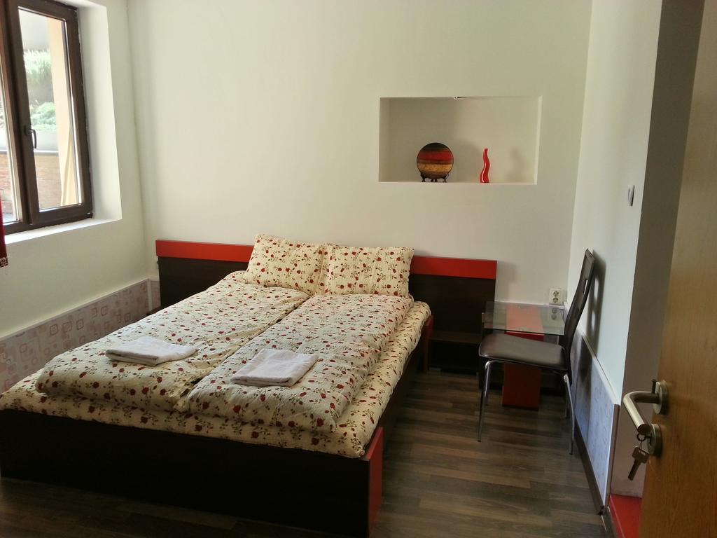 Guest House Zora Bełogradczik Zewnętrze zdjęcie